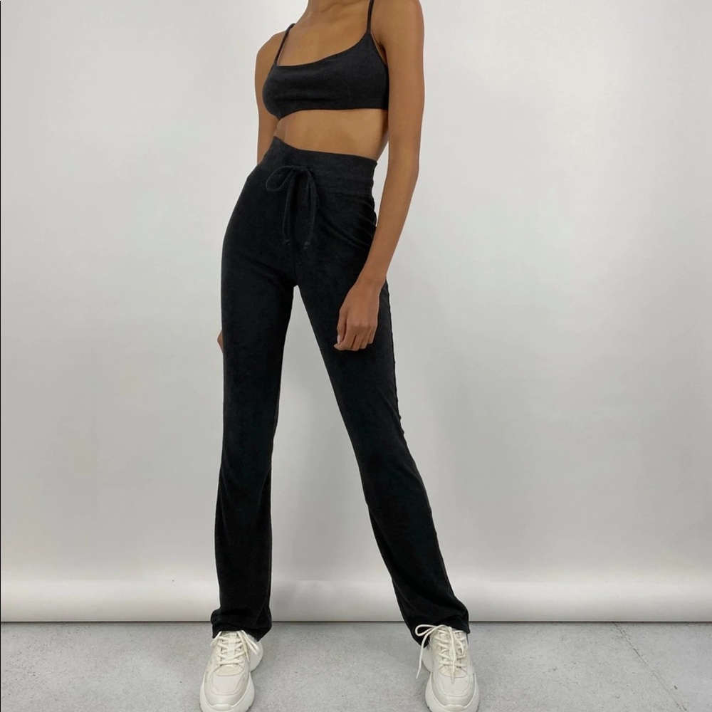 WEWOREWHAT TERRY TOWEL BRA & KICK FLARE PANTS